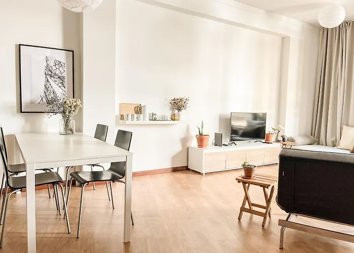 Central Loft With Free Parking